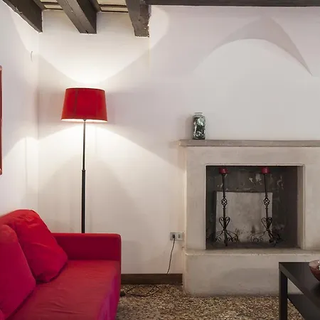 Palazzo Valmarana Braga Apartment