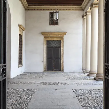 Palazzo Valmarana Braga *