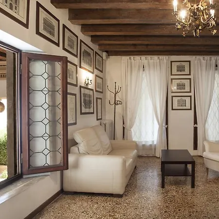 Palazzo Valmarana Braga *