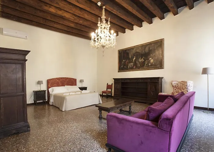 Palazzo Valmarana Braga *